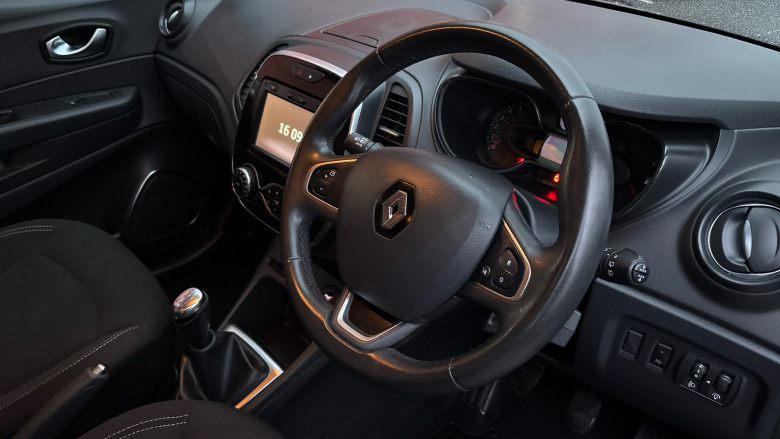 Renault Captur 0.9 TCE 90 Iconic 5dr Petrol Hatchback